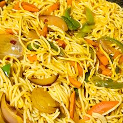 Chinese veg Hakka noodles with schezwan chutney A picture of Chinese veg Hakka noodles with schezwan chutney.