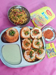 મેગી ઇડલી રોલ (Maggi Idli Roll Recipe In Gujarati) રેસીપી મુખ્ય ફોટો