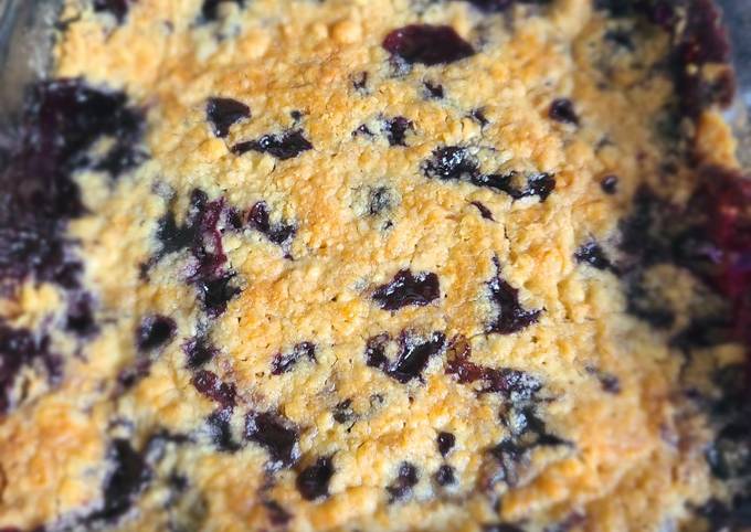 How to Make Any-night-of-the-week Blueberry dump cobbler