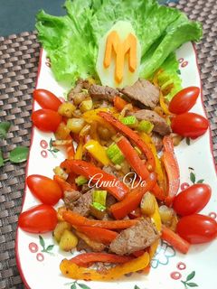 Hình của món Bò xào ớt chuông.