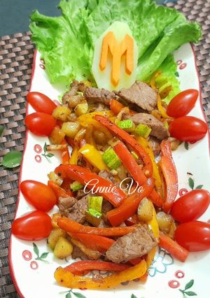 Hình của món Bò xào ớt chuông.