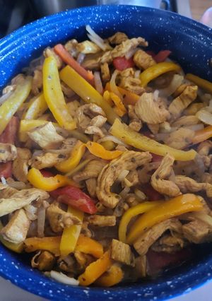 Una foto de Fajitas de pollo (con el marinado original de las fajitas)