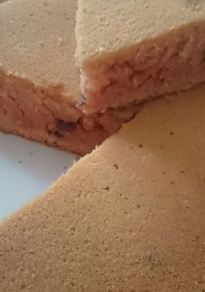 A picture of Simple Strawberry cake.
