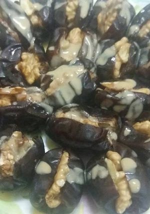 صورة لوصفة تحلية تمر بالجوز