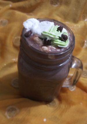 A picture of Cocoa banana milkshake.