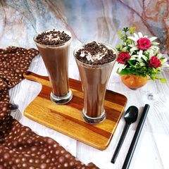 Cold coca with ice cream A picture of Cold coca with ice cream.