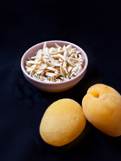 عکسی از دستور خلال هسته زردآلو