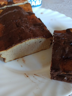 Una foto de Bizcocho de avena, fruta y chocolate