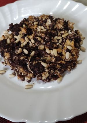 Una foto de Revuelto de morcilla con piñones en 22 minutos
