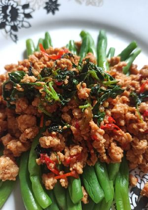 Foto resep Baby buncis siram thai basil chicken