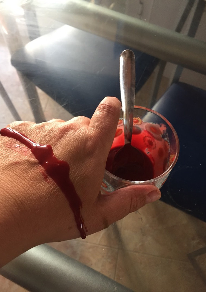 Una foto de Sangre casera