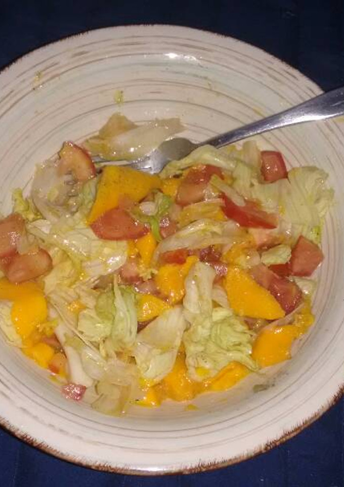 Una foto de Ensalada de mango.ॐ 🇲🇽