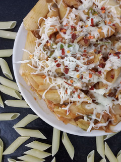 પેન ચીઝ પાસ્તા (Penne Cheese Pasta Recipe In Gujarati) રેસીપી મુખ્ય ફોટો
