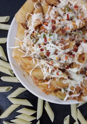 પેન ચીઝ પાસ્તા (Penne Cheese Pasta Recipe In Gujarati) રેસીપી મુખ્ય ફોટો