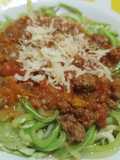 Tallarines de zucchini a la bolognesa