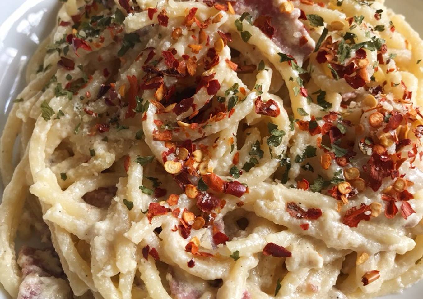 Creamy spaghetti carbonara