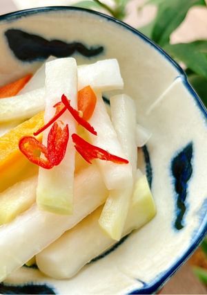 Hình của món Su hào ngâm chua ngọt.