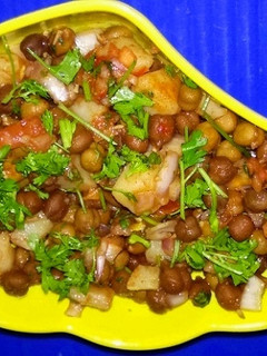 चना चाट (Chana Chaat recipe in Hindi) रेसिपी मुख्य फोटो