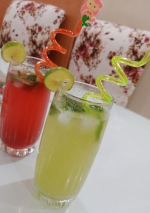 A picture of Mint and Strawberry Mojito 🍋🍓.