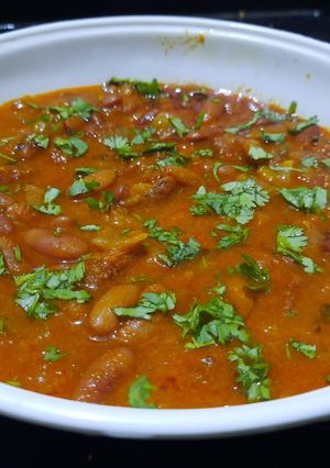 राजमा करी (rajma curry recipe in Hindi) रेसिपी मुख्य फोटो