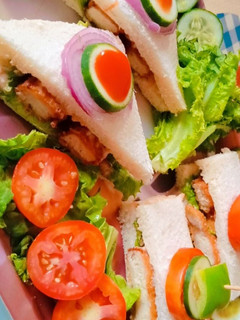 A picture of 3 colours sandwich 🥪 .