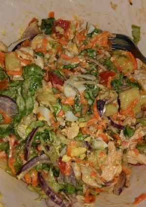 Una foto de Ensalada de ave