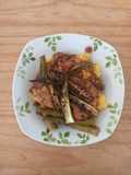 Frango com quiabo e polenta