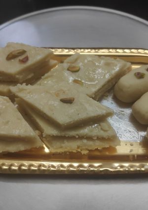 A picture of Kaju katli.