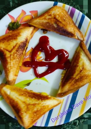 A picture of Raw banana toast sandwich.