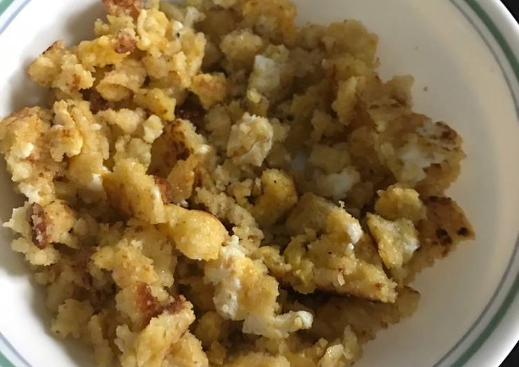 Recipe of Speedy Cornbread and scrambled eggs