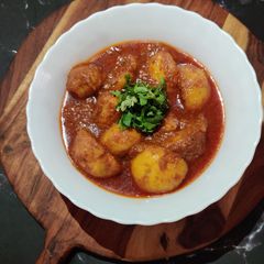 A picture of Lasaniya batata.