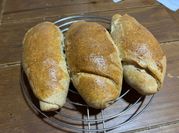 Una foto de pan integral con grasa