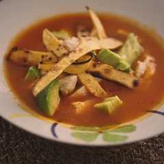 Una foto de Sopa de tortillas mexicana