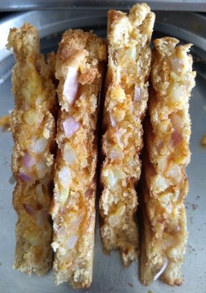 आलू सैंडविच (Aloo Sandwich recipe in hindi) रेसिपी मुख्य फोटो