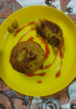 A picture of Chole tikki.