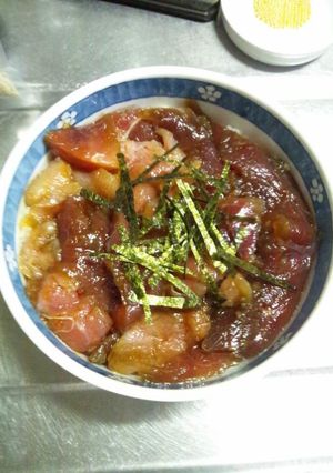 A picture of June 14 Dinner [Marinated Tuna Rice Bowl].