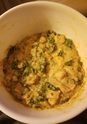 A picture of White chicken chili.