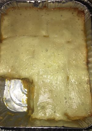 Una foto de Pastelón de plátano maduro con pollo y queso a mi estilo 🤤🤤🤤🤤