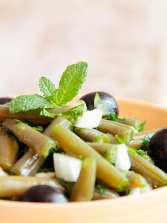 Una foto de Ensalada de judías verdes y aceitunas negras