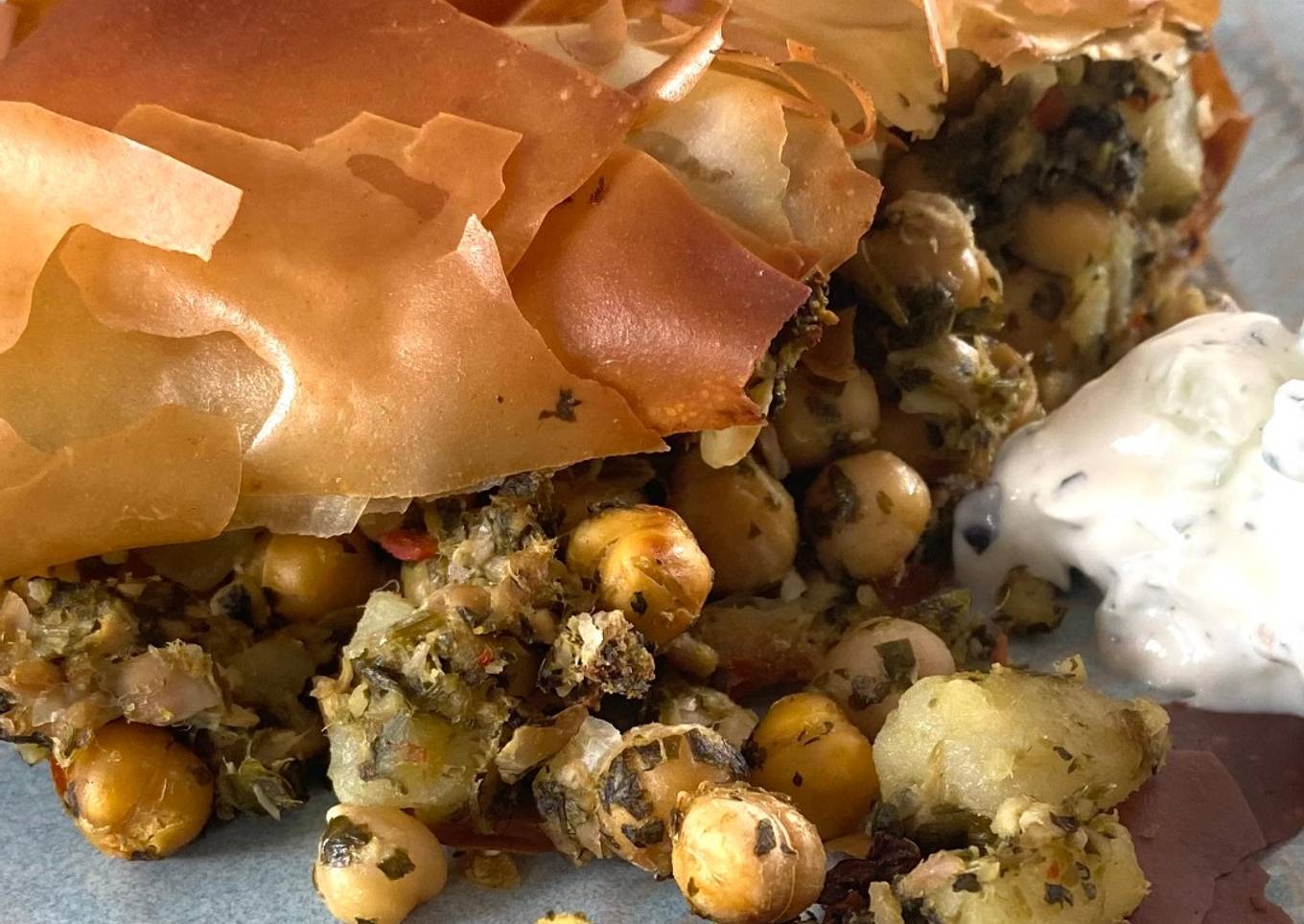 Hotchpotch pie with Dzja-dzjÉ™k