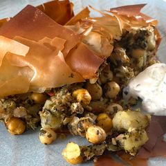 A picture of Hotchpotch Pie with Dzja-dzjək.