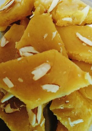 बेसन मलाई बर्फी (besan malai barfi recipe in marathi) रेसिपी चे मुख्य फोटो 
