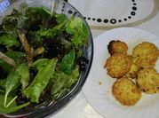 Una foto de ensalada tibia vegetariana