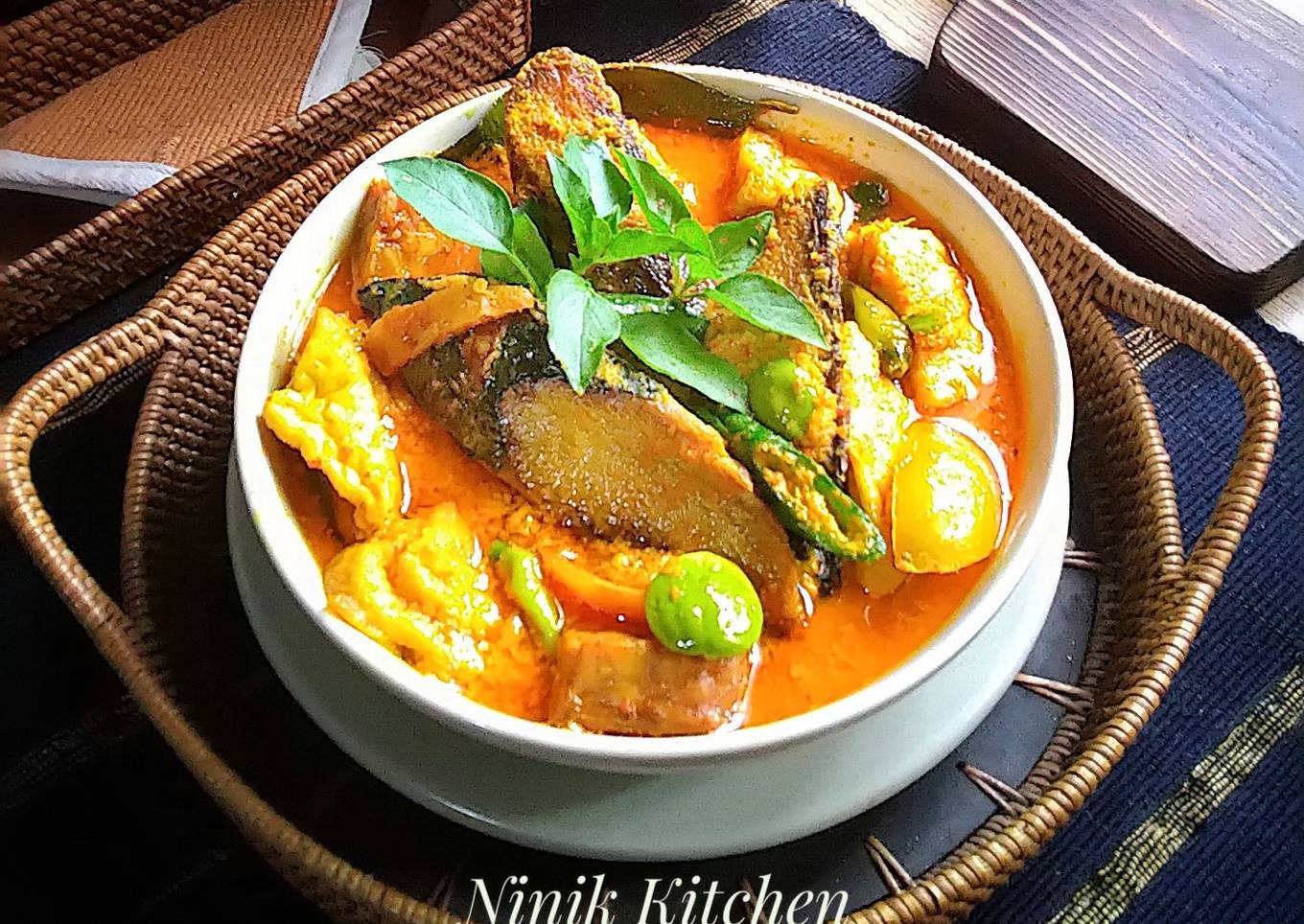 Ikan Pindang Cue,Tahu,Tempe,Kuah Santan