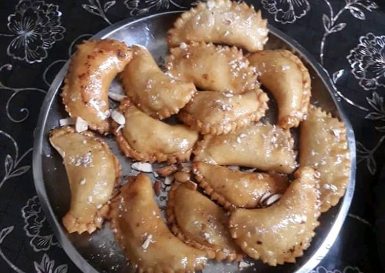 Gujiya