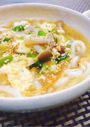 A picture of [15-Minute] Late-Night Snack: Vegetable and Egg Udon.