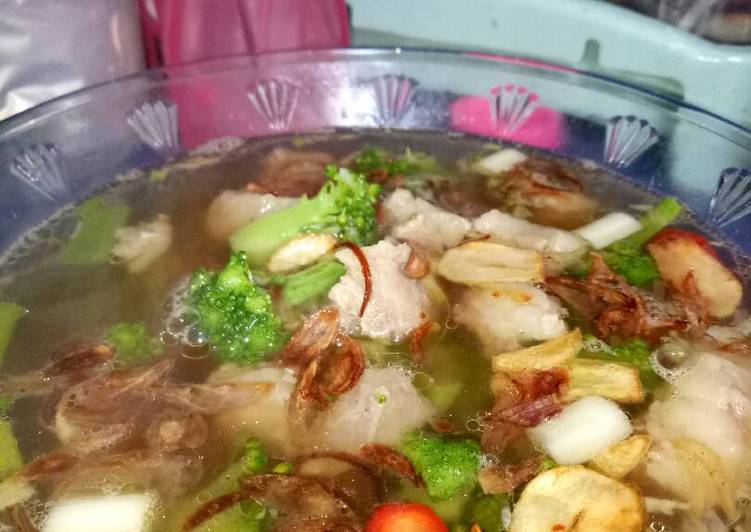 Sop sapi brokoli