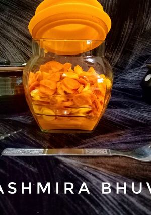 આથેલી લીલી હળદર (Atheli Lili Haldar Recipe In Gujarati) રેસીપી મુખ્ય ફોટો