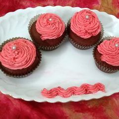 A picture of Red Velvet Cupcakes.