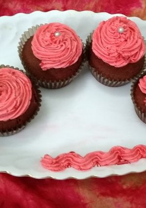 A picture of Red Velvet Cupcakes.